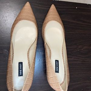 Light brown Nine West croc pumps